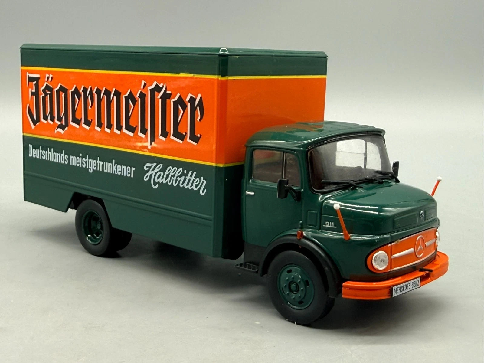 Modellautos 1:43 Ixo für DeAgostini Mercedes-Benz L1113 Jägermesiter mit OVP