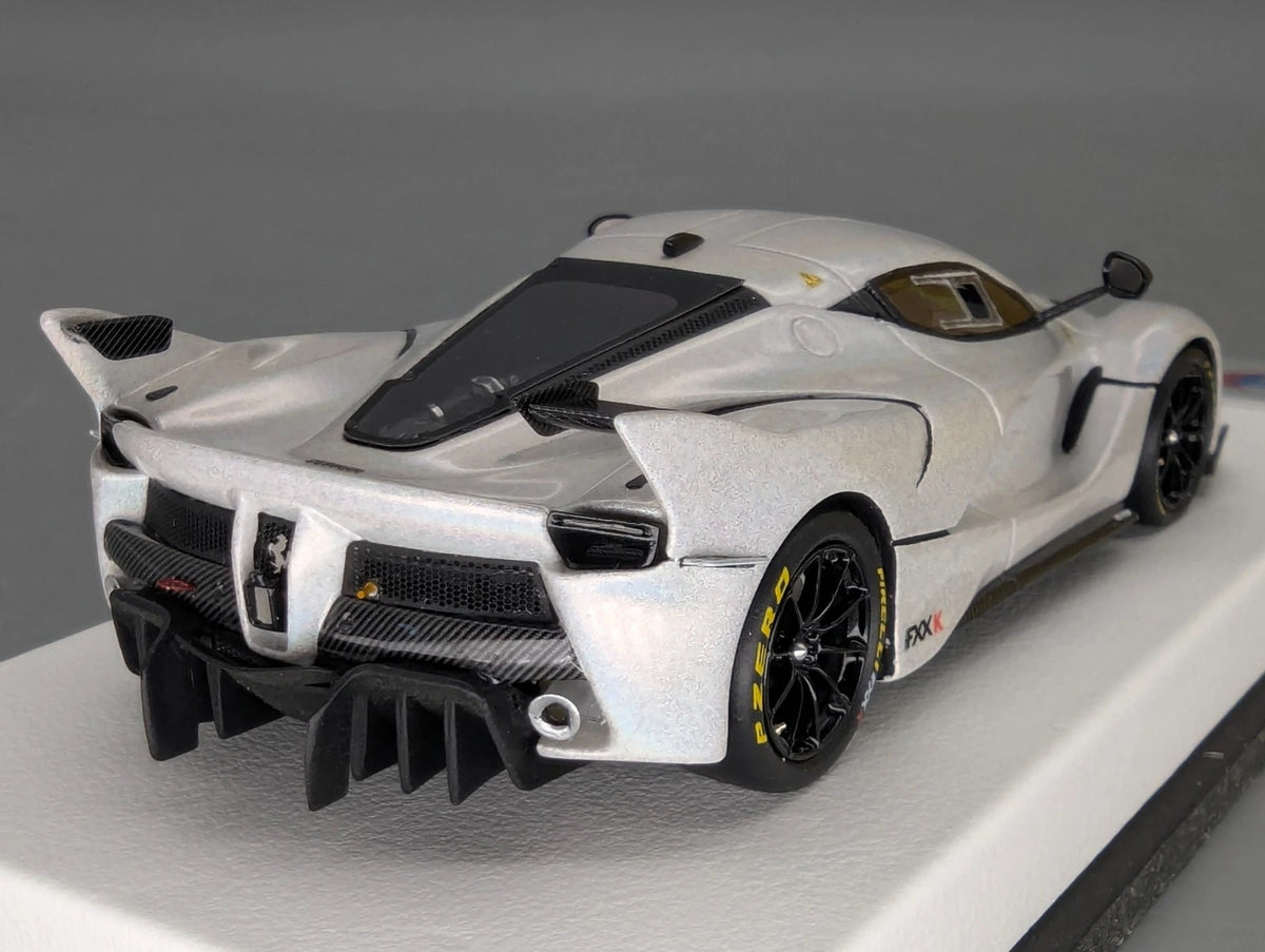 Modellautos 1:43 BBR Ferrari FXX-K Ltd 22/24 auf Lederplatte mit Vitrine und OVP