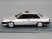 Modellautos 1:43 Neo Scale Models Volvo 780 Bertone Ltd 1/300 Vitrine