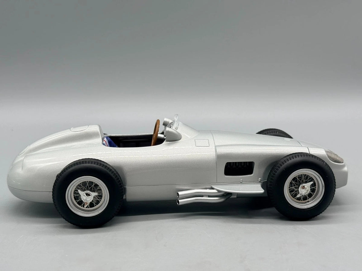 Modellautos 1:18 Werk83 Mercedes-Benz W196 Formula 1 1955 Silber mit OVP