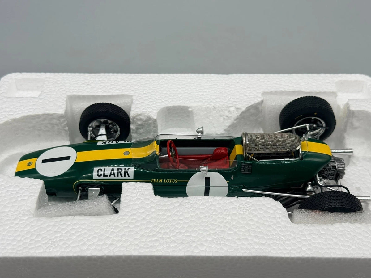 Modellautos 1:18 Spark Lotus 33, #1 Winner German GP 1965 OVP