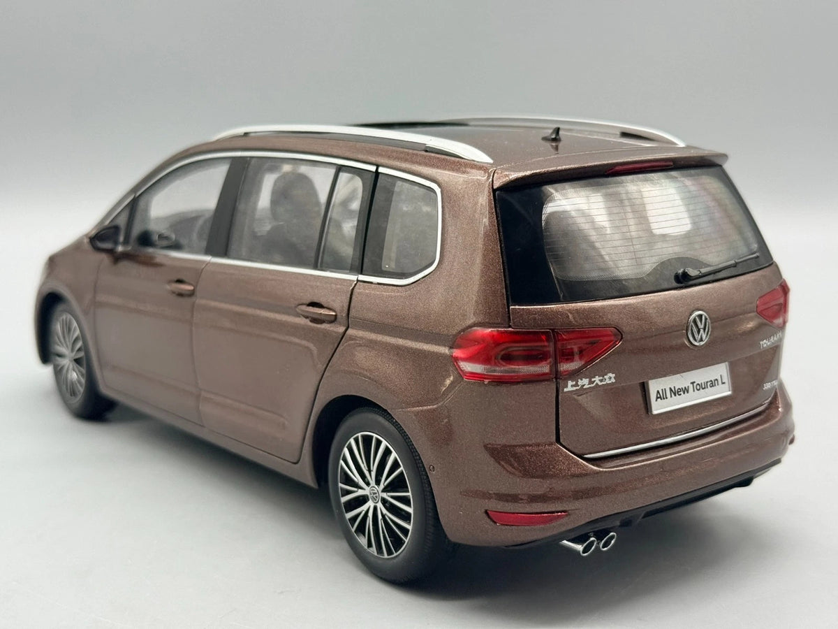 Modellautos 1:18 Paudi Model All New Touran L mit OVP