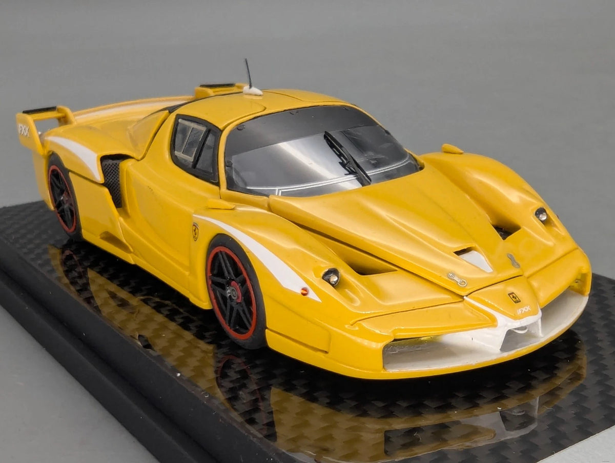 Modellautos 1:43 MR Ferrari FXX mit Open Door Funktion 65/100 OVP