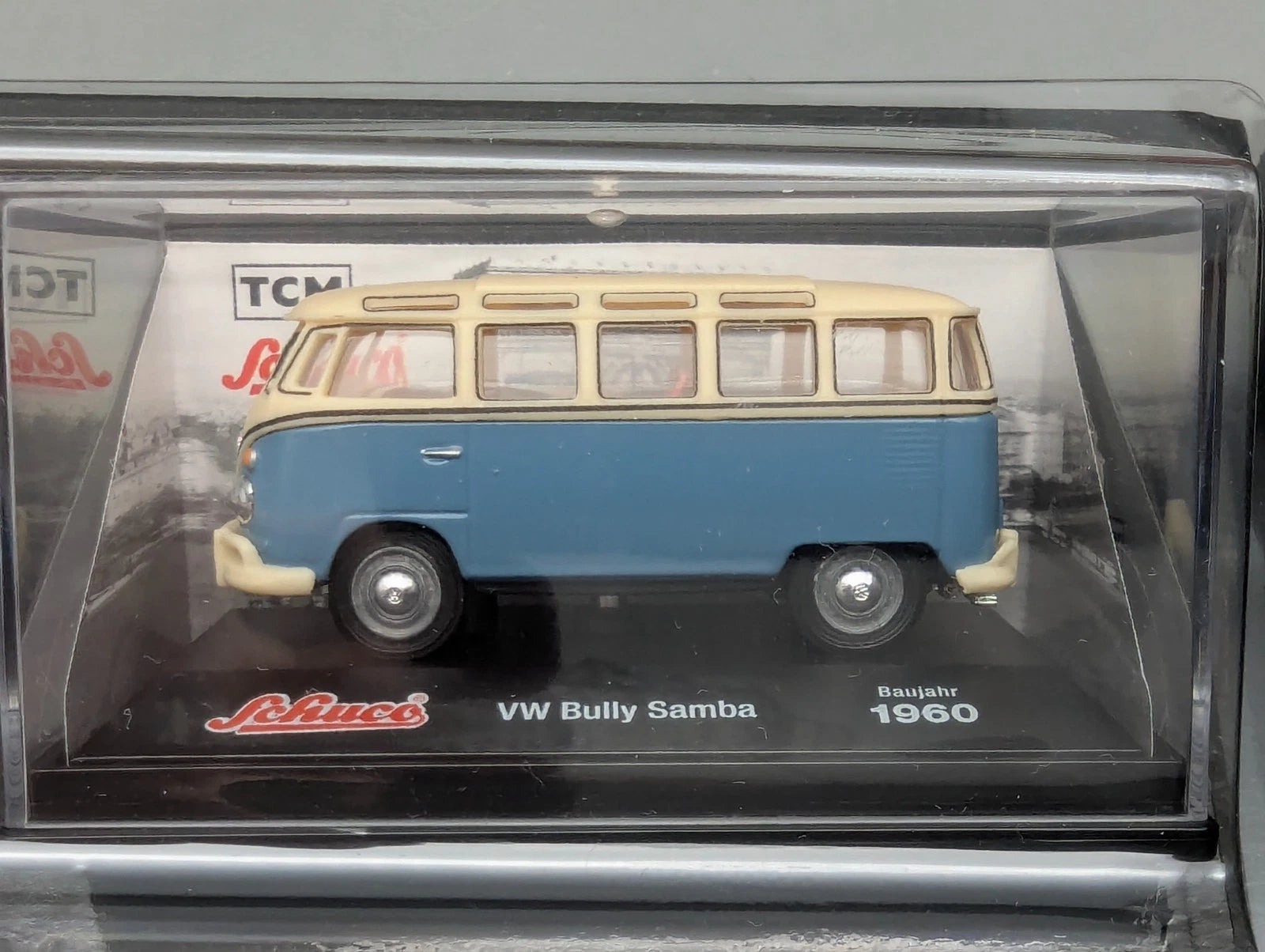 Modellautos 1:72 Schuco Tchibo 6-teiliges Set mit Vitrinen und OVP