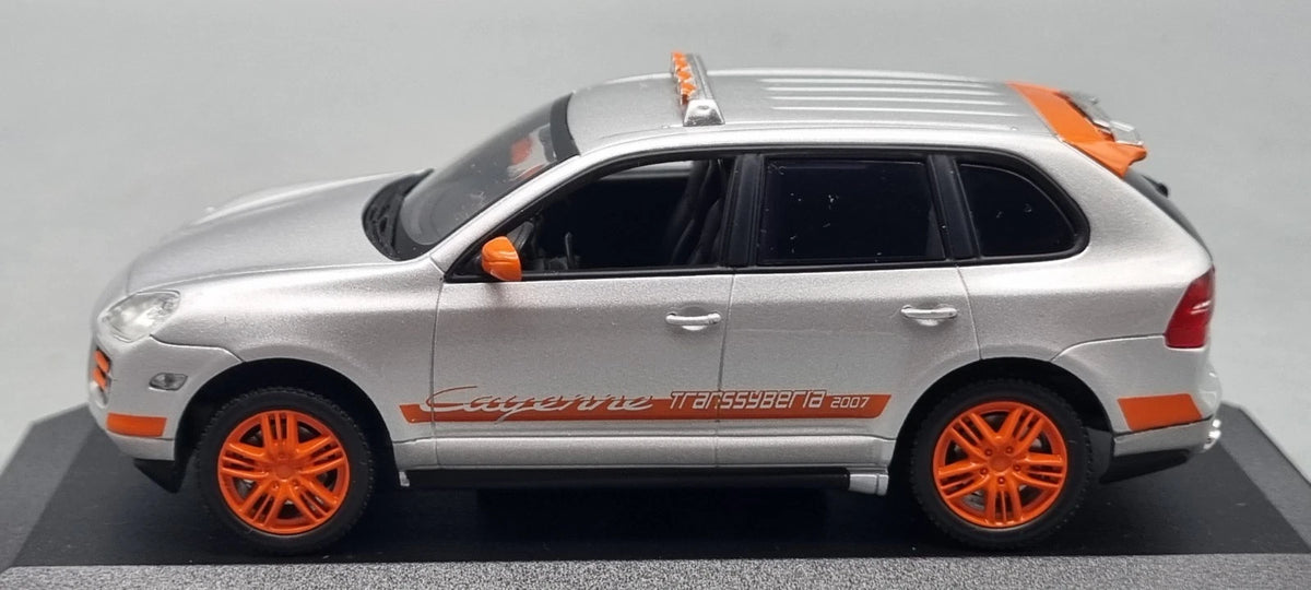 Modellautos 1:43 Minichamps Porsche Cayenne silber Transsyberia 2007 OVP