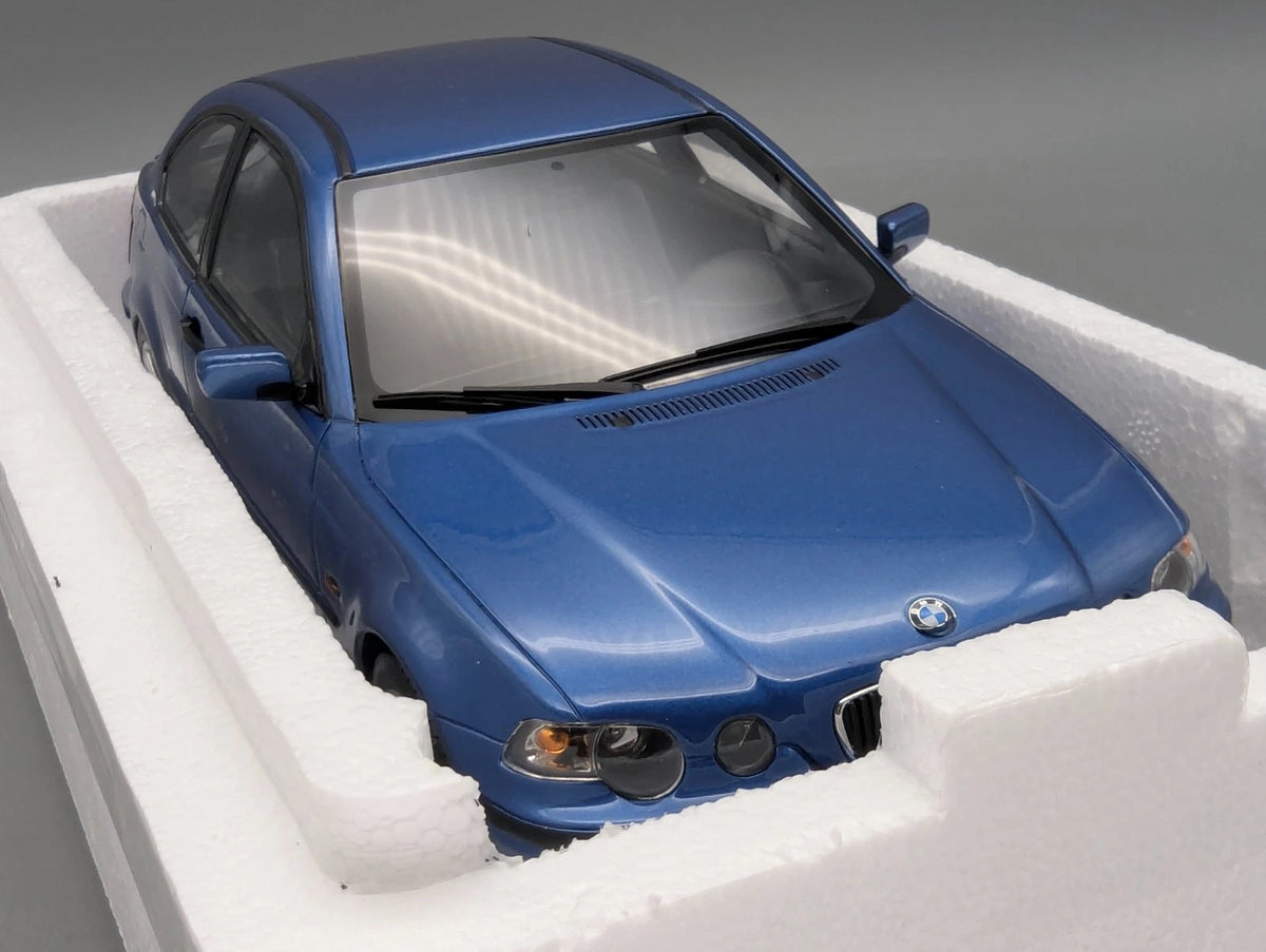 Modellautos 1:18 Otto Mobile OT462 BMW Compact E46 318 TI Blue mit OVP