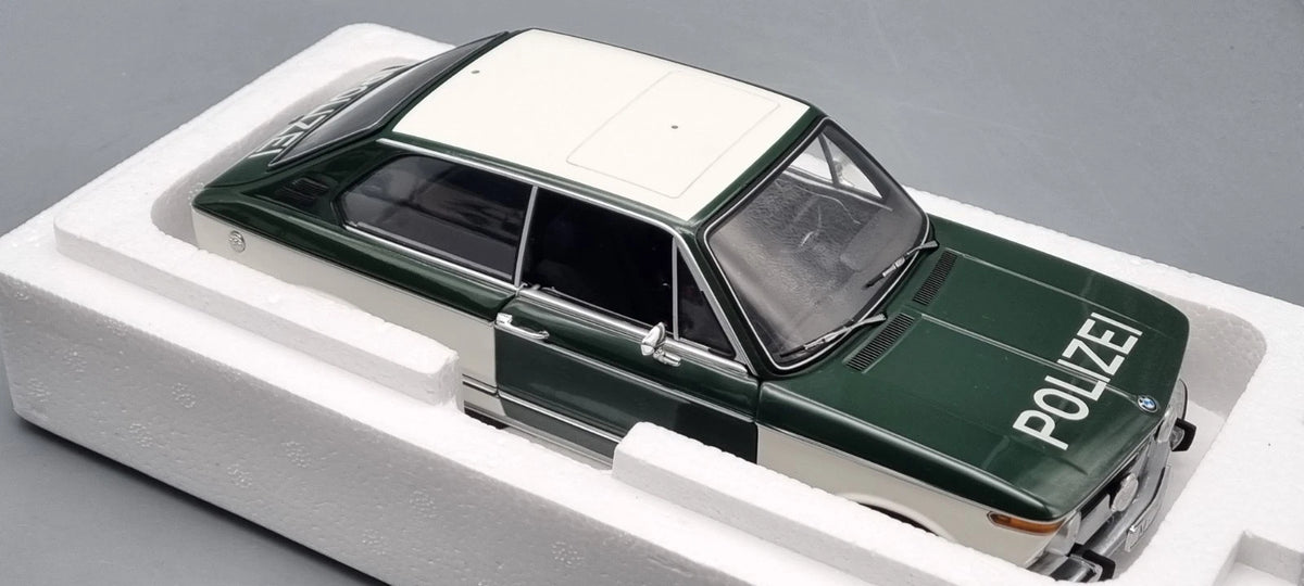 Modellautos 1:18 Minichamps 100 021090 BMW 1802 touring Polizei München OVP