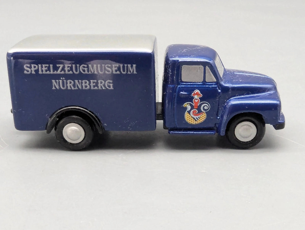 Modellautos 1:90 Schuco Piccolo Opel Blitz Die blaue Nacht 2008 Nürnberg in OVP
