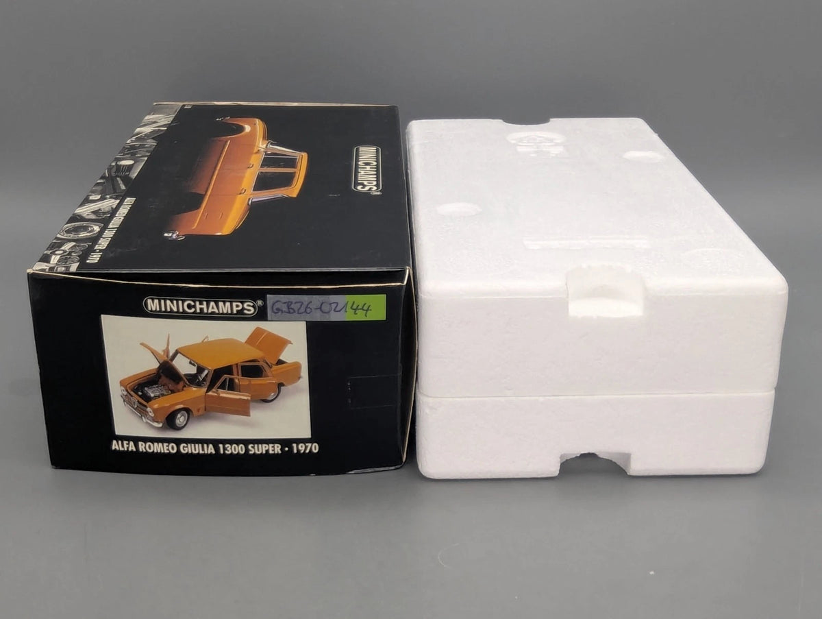 Modellautos 1:18 Minichamps Alfa Romeo Giulia 1300 Super 1970 Ocker Ochre OVP