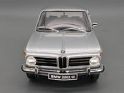 Modellautos 1:18 Kyosho BMW 2002 tii Silber mit OVP