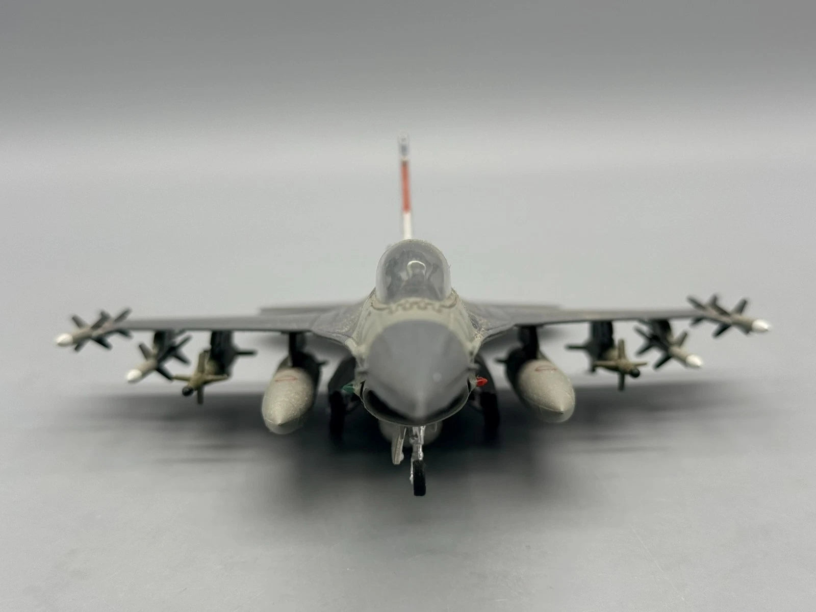 Modellflugzeug 1:72 Terebo F-16D Fighting Falcon mit OVP