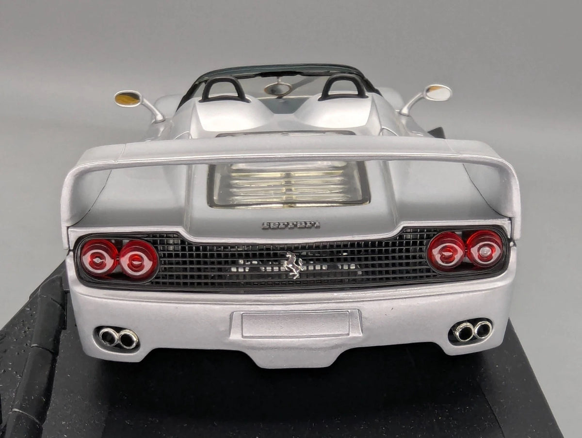 Modellautos 1:18 Hot Wheels Ferrari F50 Spider Silber mit OVP