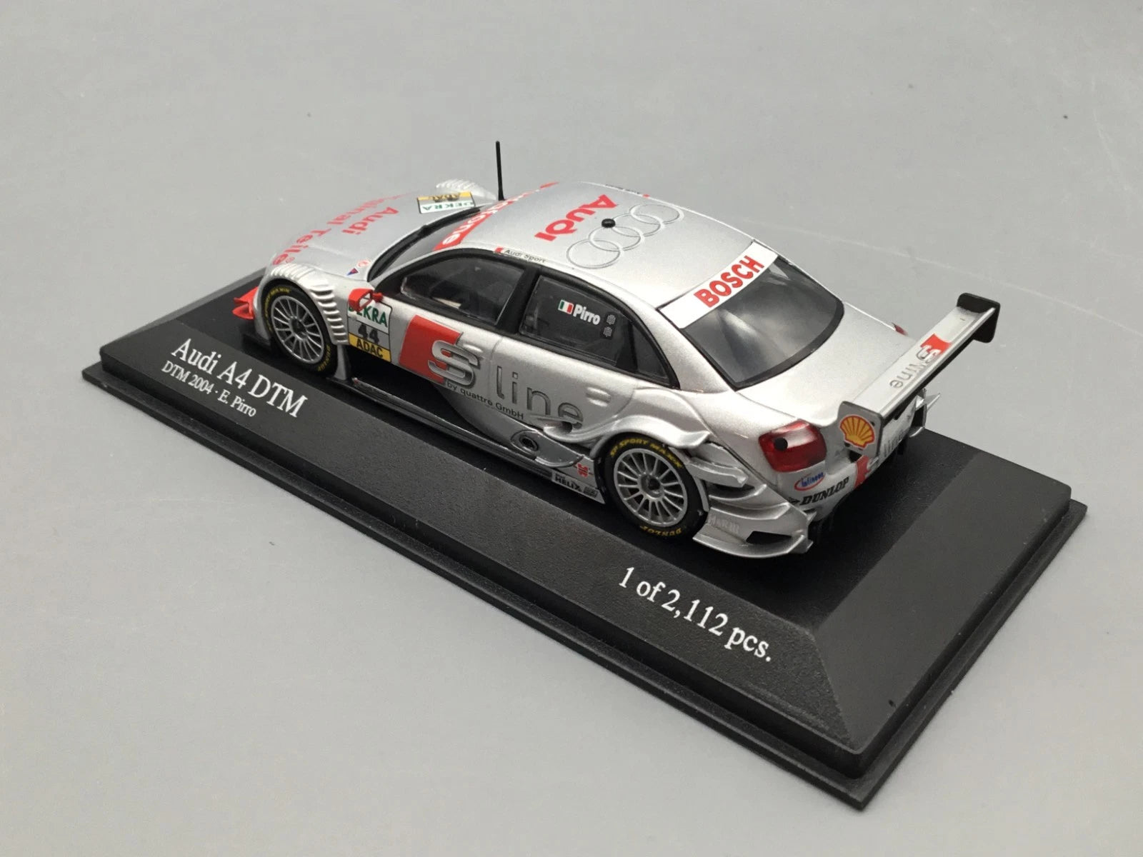 Modellautos 1:43 Minichamps Audi A4 DTM 2004 E. Pirro #44 in OVP