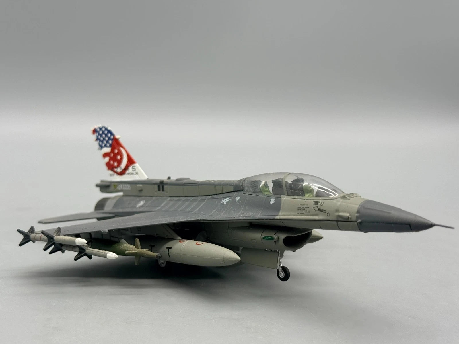 Modellflugzeug 1:72 Terebo F-16D Fighting Falcon mit OVP