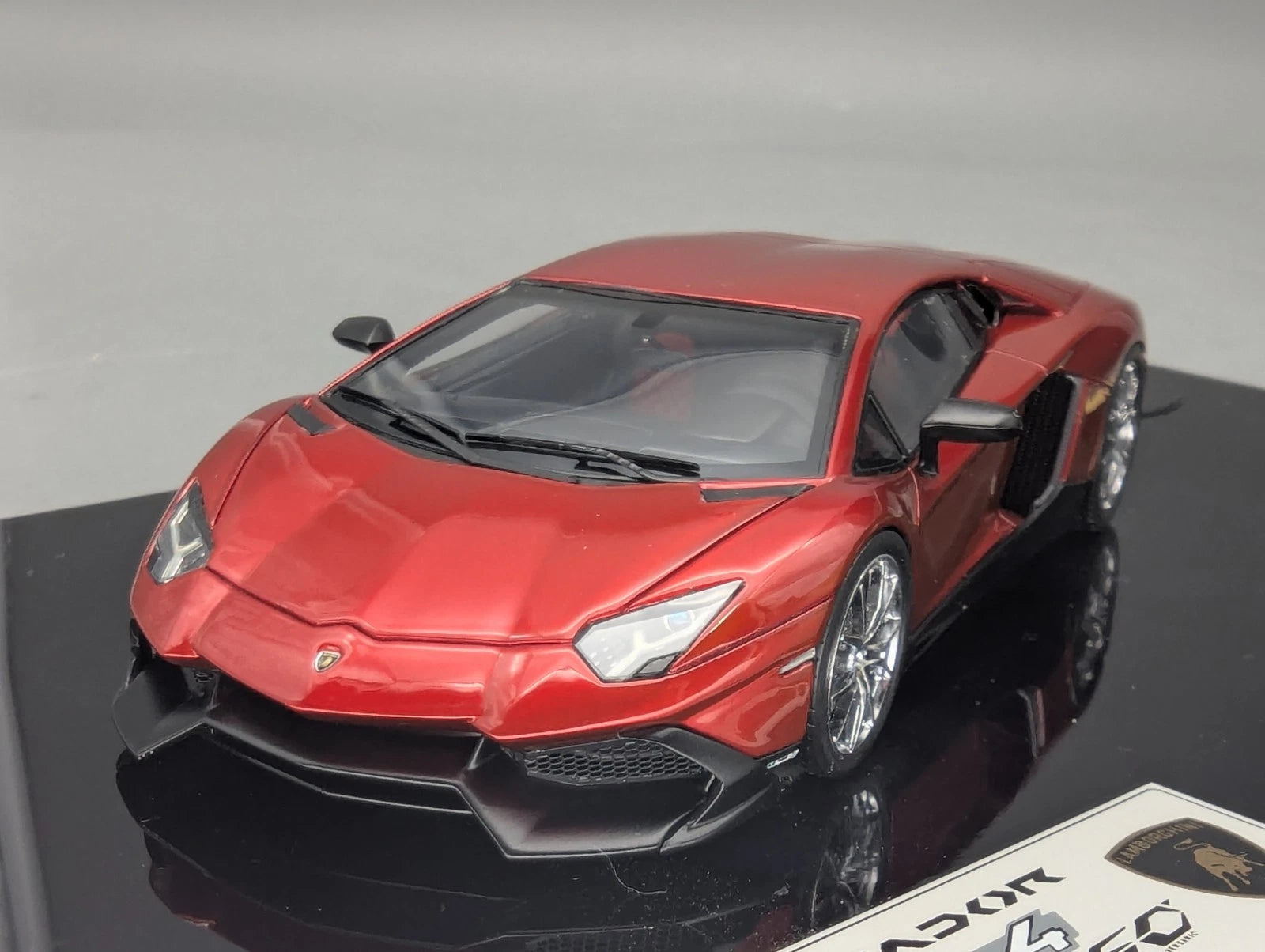 Eidolon Make Up 1:43 Lamborghini Aventador LP720-4 2013 Candy Red Engine Set OVP