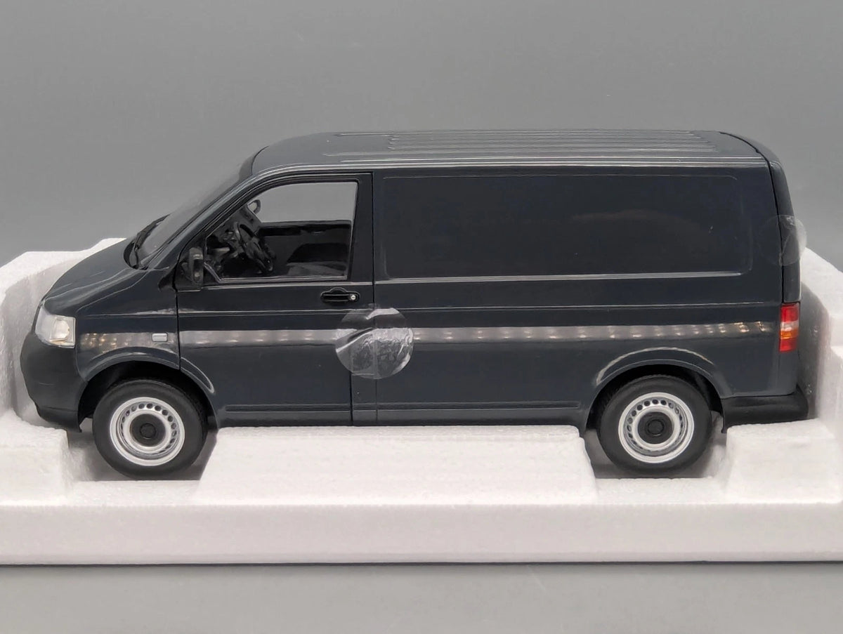 Modellautos 1:18 Norev Volkswagen VW Transporter 2003 Grau mit OVP