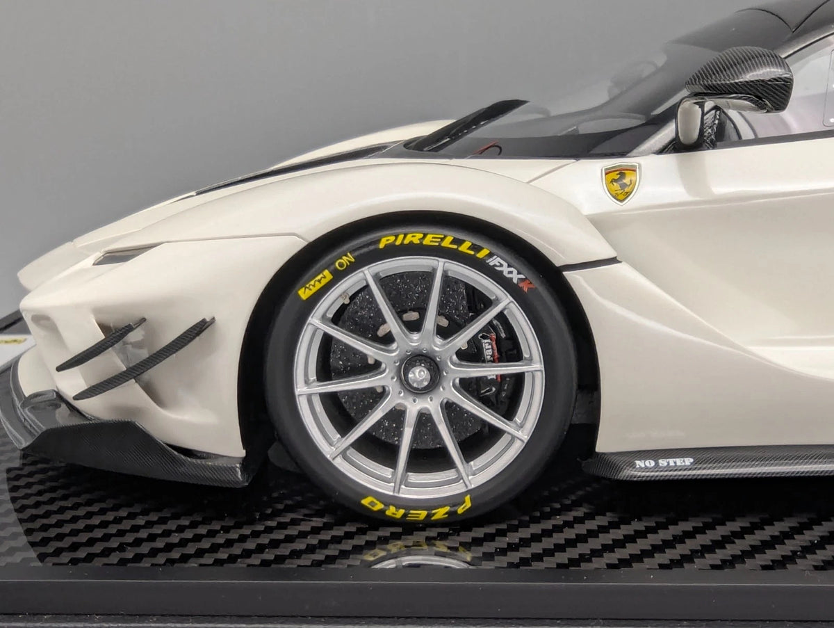 Modellautos 1:12 BBR Ferrari FXX-K EVO Met Italian White Ltd 01/01 Vitrine OVP