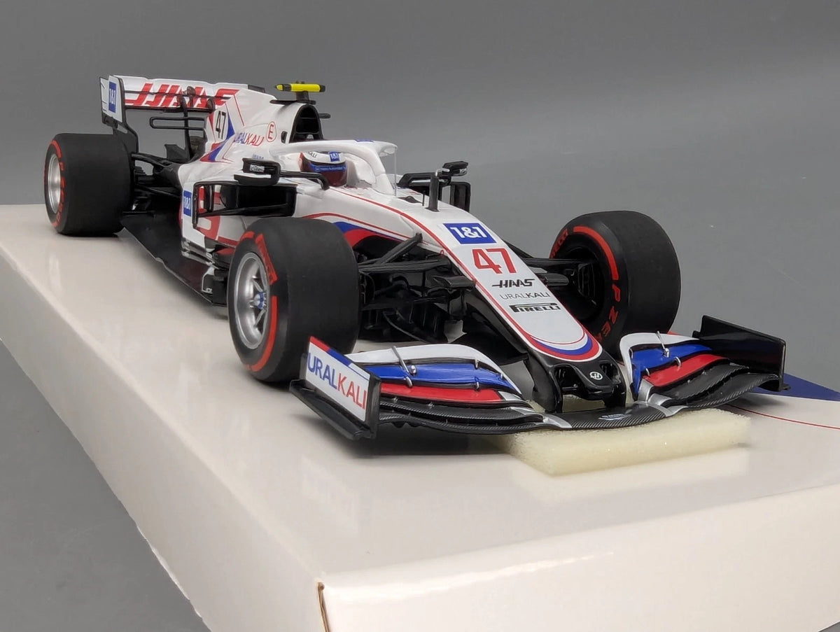 Modellautos 1:18 Minichamps Haas F1 Team VF-21 NL 2021 #47 Mick Schumacher OVP