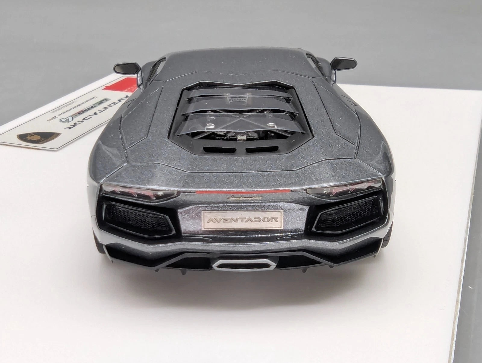 Eidolon Make Up 1:43 Lamborghini Aventador LP700-4 2011 Engine Set Grau Met. OVP