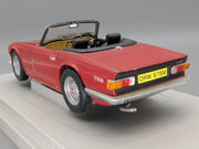 Modellautos 1:18 Britains Ertl Triumph TR6  Rot mit OVP