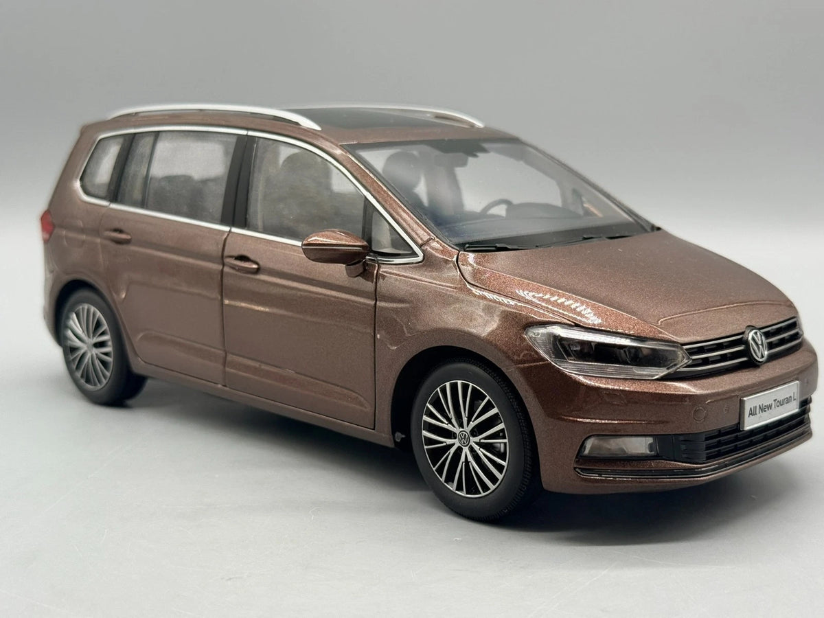 Modellautos 1:18 Paudi Model All New Touran L mit OVP