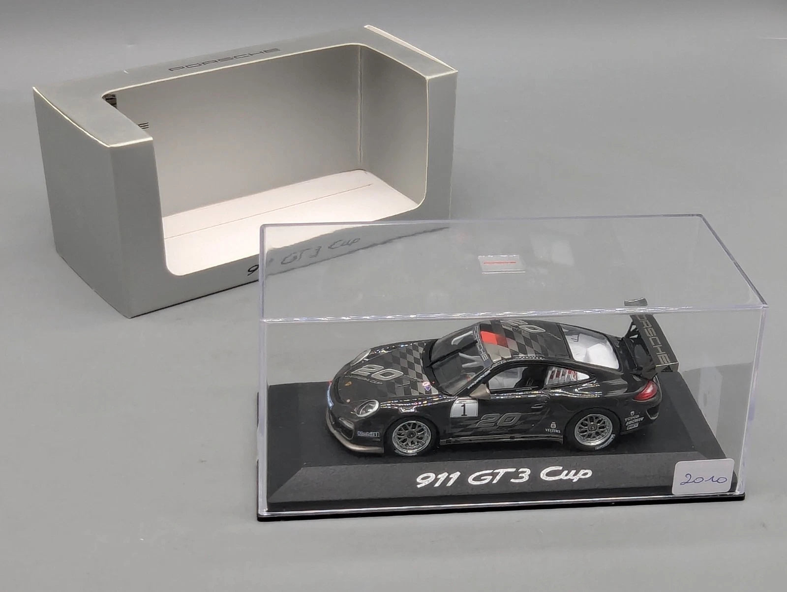 Modellautos 1:43 Minichamps Porsche 911 GT3 Cup 2010 Carrera Cup WAP Dealer OVP