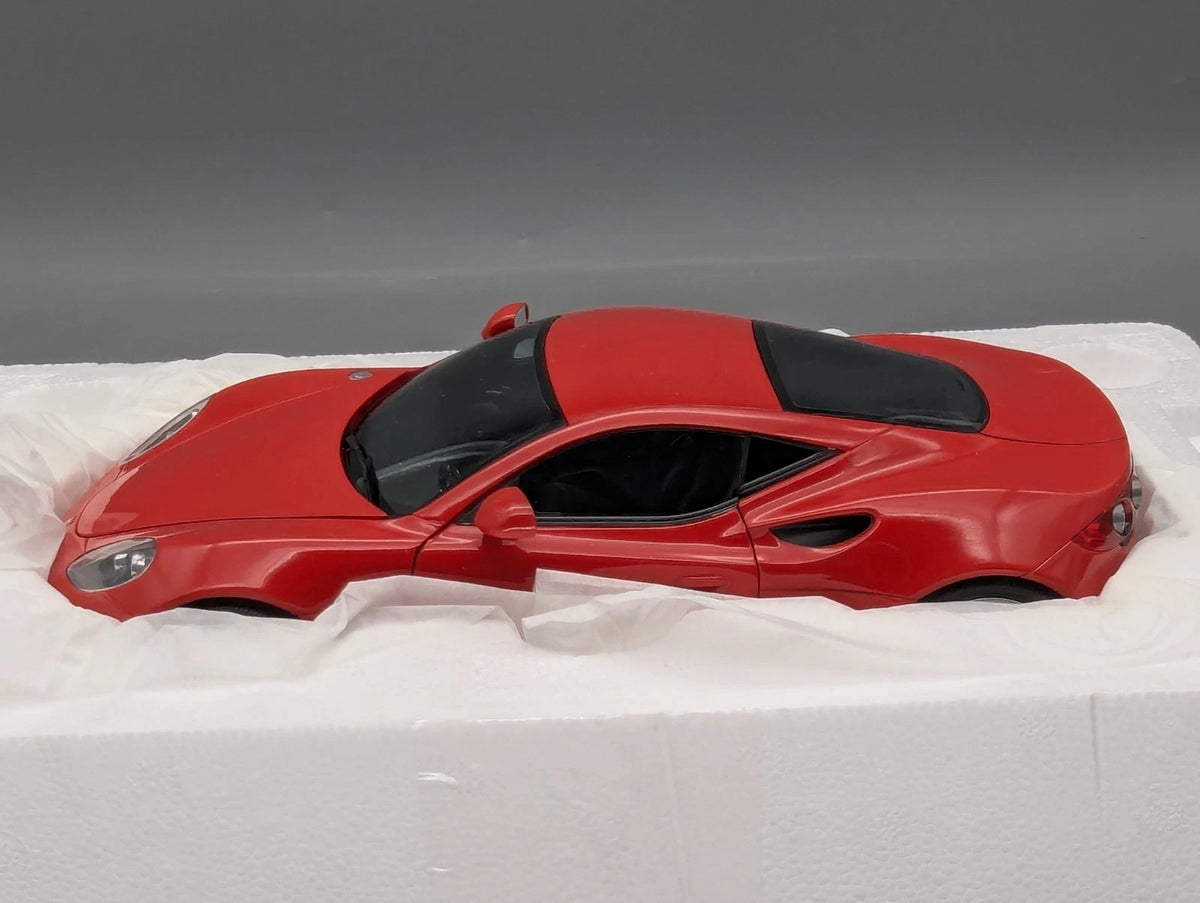 Modellautos 1:18 Revell Artega GT Feuerrot mit OVP