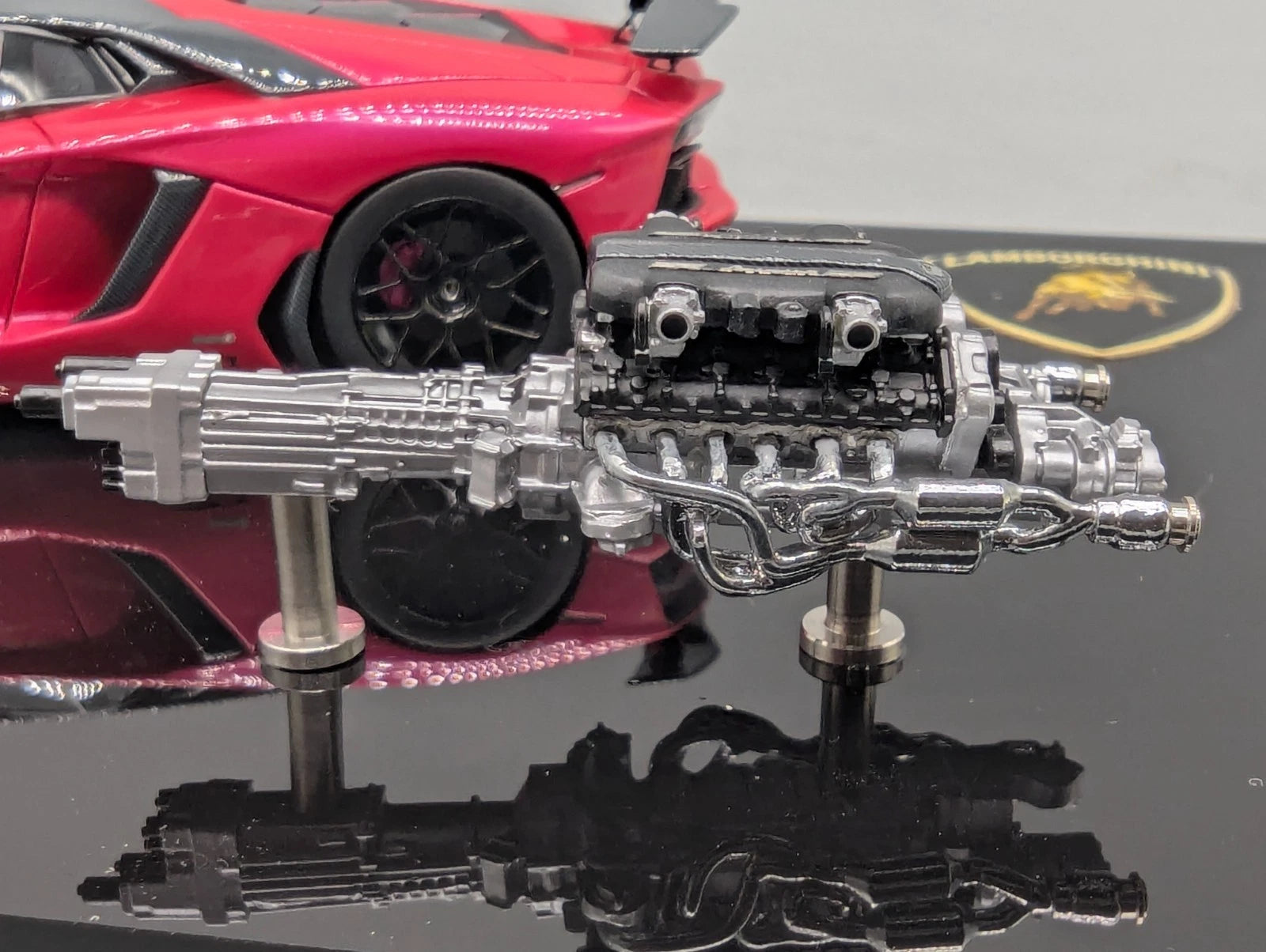 Eidolon Make Up 1:43 Lamborghini Aventador LP760-2 Engine Set Oakley 05/05 OVP