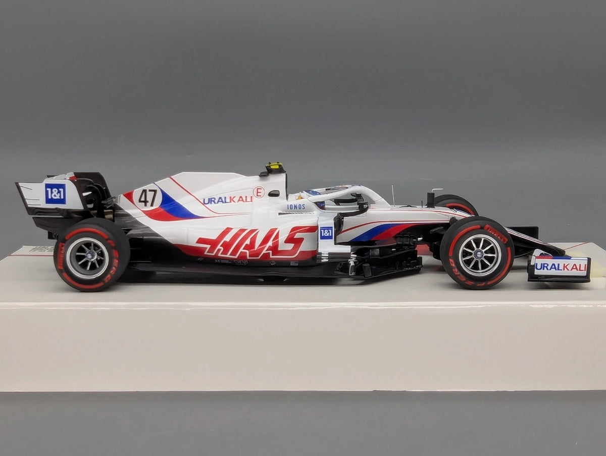 Modellautos 1:18 Minichamps Haas F1 Team VF-21 NL 2021 #47 Mick Schumacher OVP