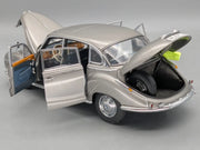 Modellautos 1:18 AUTOart Millenium 70591 BMW 502 2.6 Luxus Silver Beige mit OVP