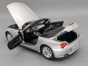 Modellautos 1:18 Kyosho BMW Z4 Cabriolet Silber