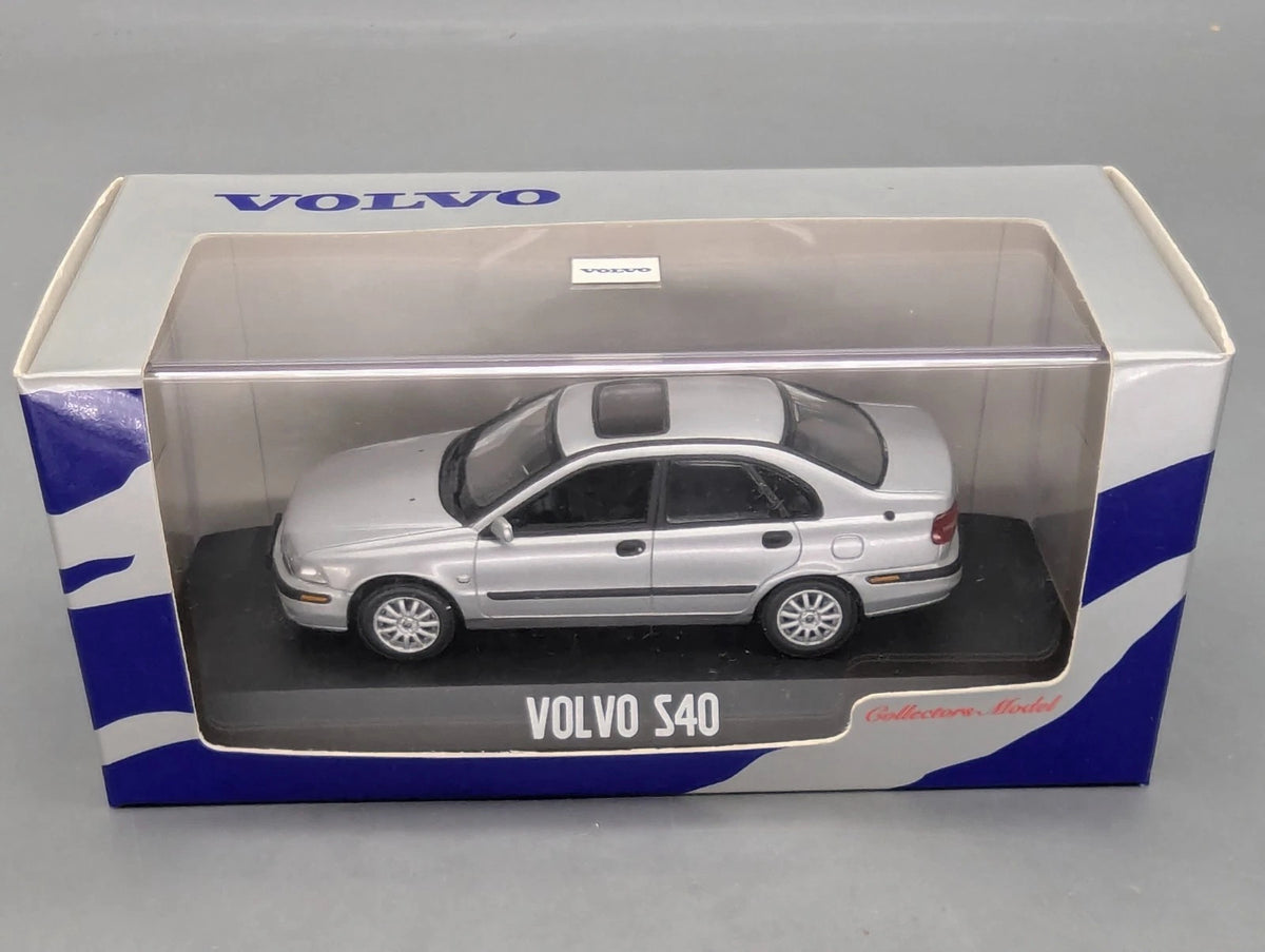 Modellautos 1:43 Minichamps Volvo S40 Silber Metallic mit Dealer OVP