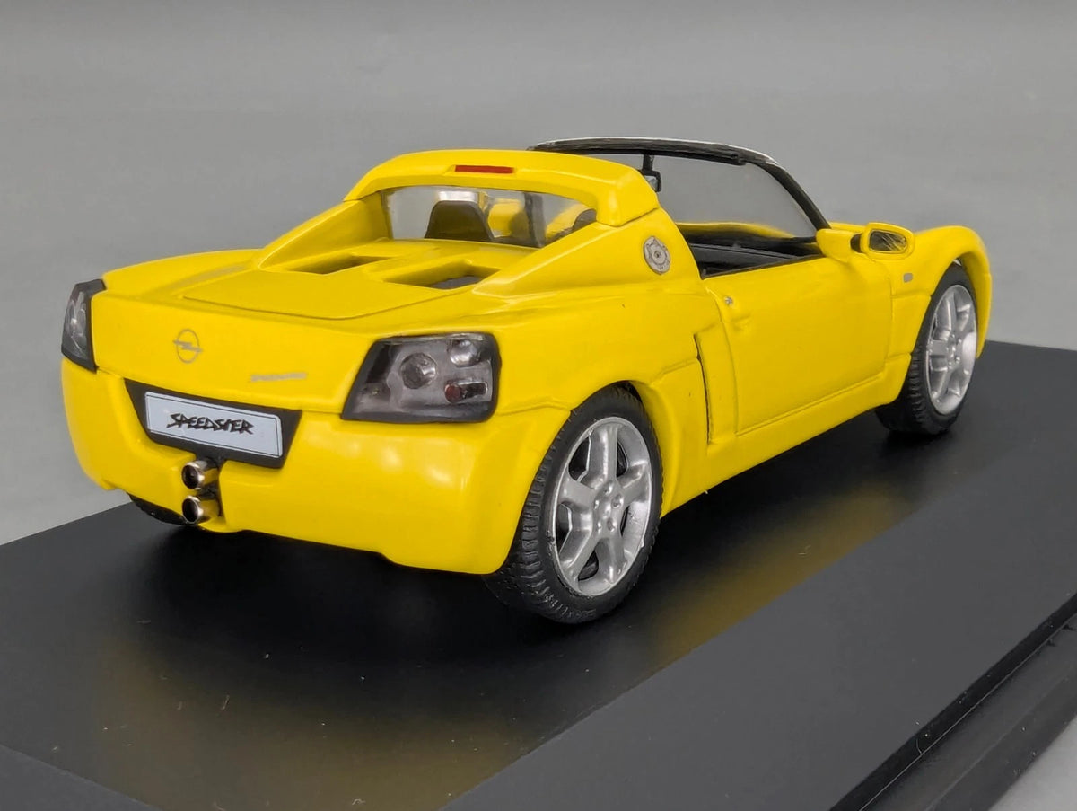 Modellautos 1:43 Schuco Opel Speedster Gelb mit Dealer OVP