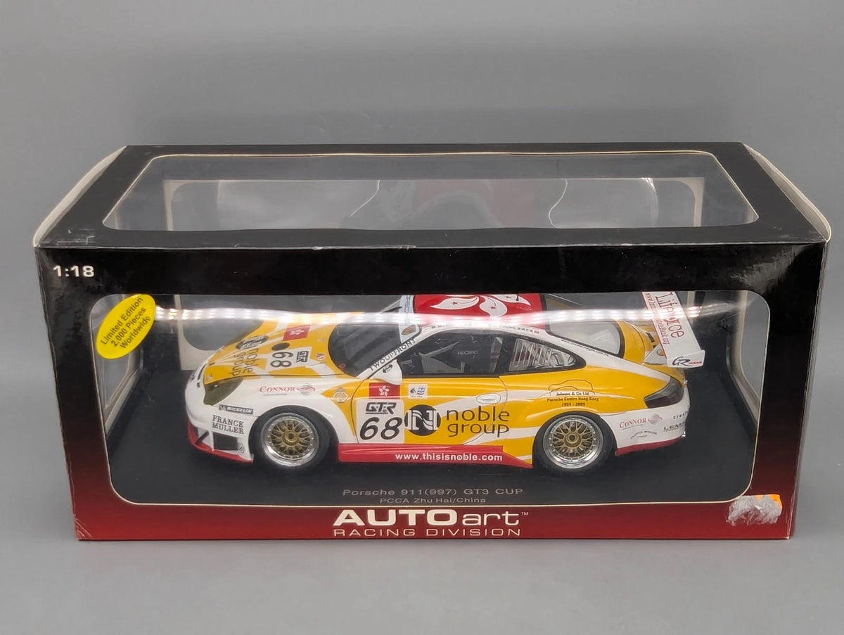 Modellautos 1:18 Autoart Porsche 911 (997) GT3 Cup PCCA China 2006 #68 mit OVP