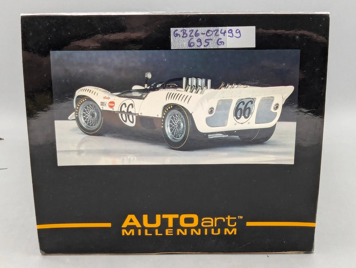 Modellautos 1:18 AUTOart Millenium 86496 Chaparral 2 Sport Race 1965 #66 mit OVP