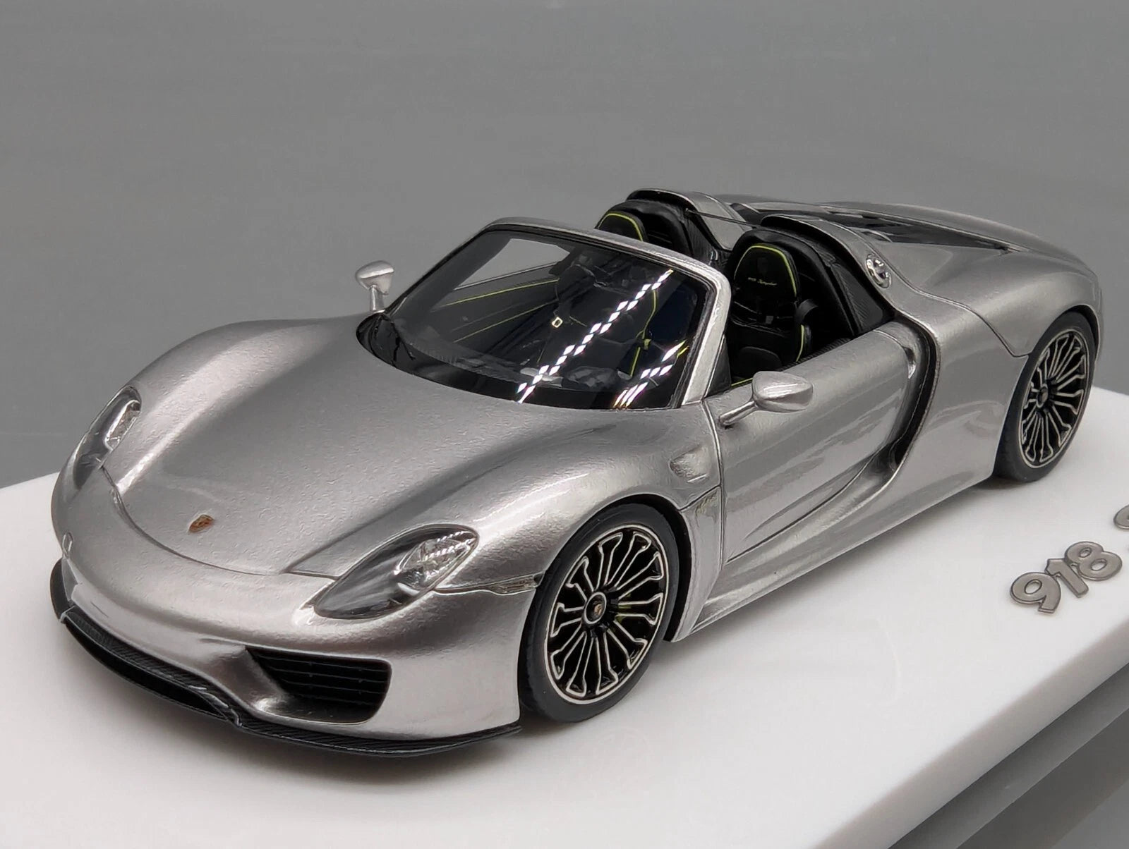 Eidolon Make Up 1:43 Porsche 918 Spyder GT Silver Metallic mit Vitine und OVP
