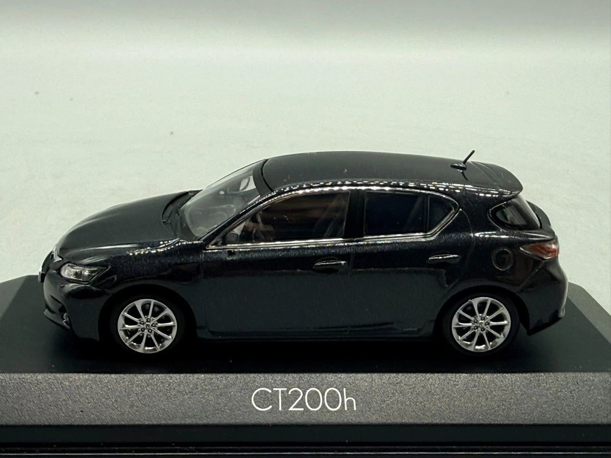 Modellautos 1:43 Minichamps Lexus CT200h mit OVP