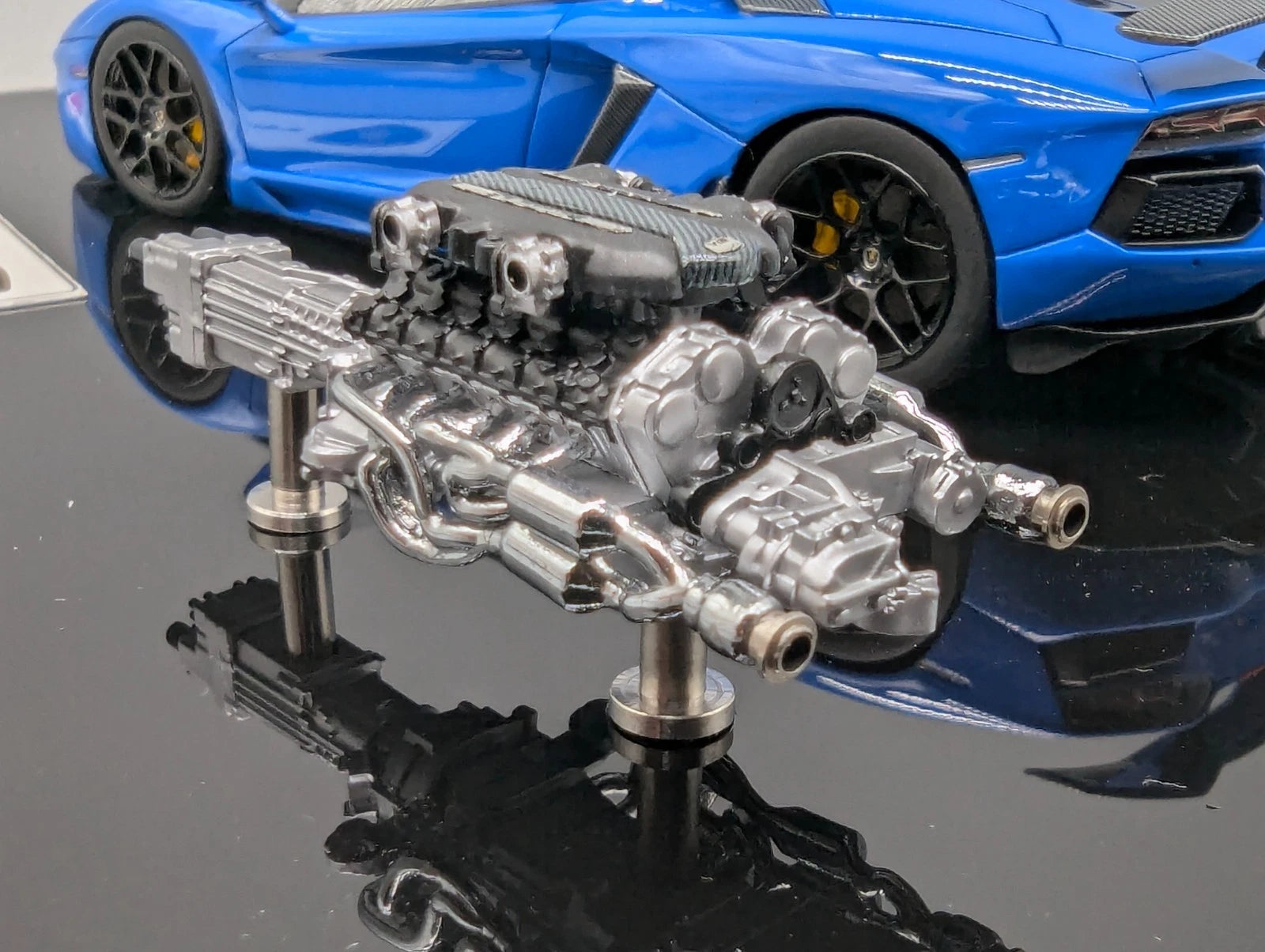 Eidolon Make Up 1:43 Lamborghini Aventador LP760-2 Engine Set Oakley Design OVP