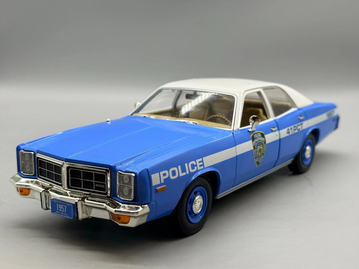 Modellautos 1:18 Greenlight Dodge Monaco NYPD 1978 OVP