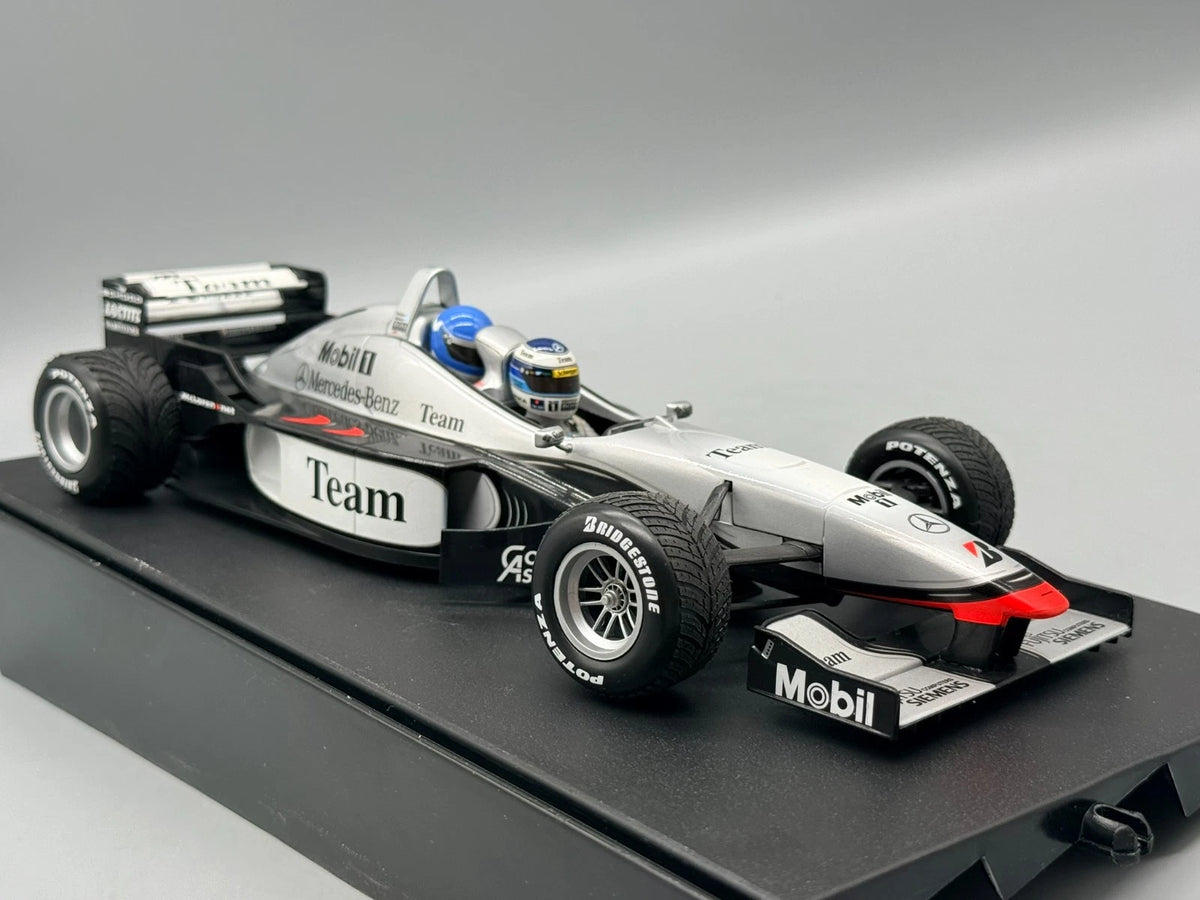 Modellautos 1:18 Minichamps McLaren Mercedes MP-498T Lapland 2000 + OVP