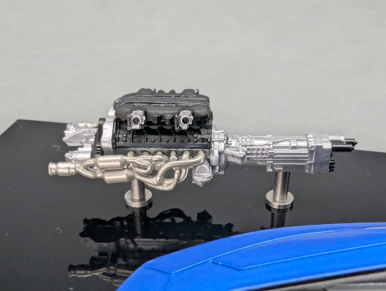 Eidolon Make Up 1:43 Lamborghini Aventador LP700-4 2011 Engine Set Blue Met. OVP