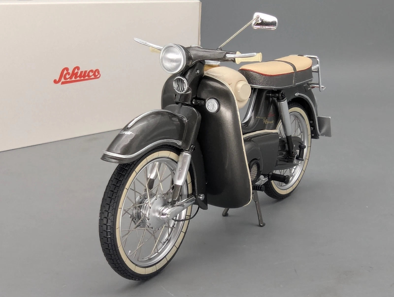 Motorrad Modell 1:10 Schuco Kreidler Florett Super mit Beinschild Grau mit OVP