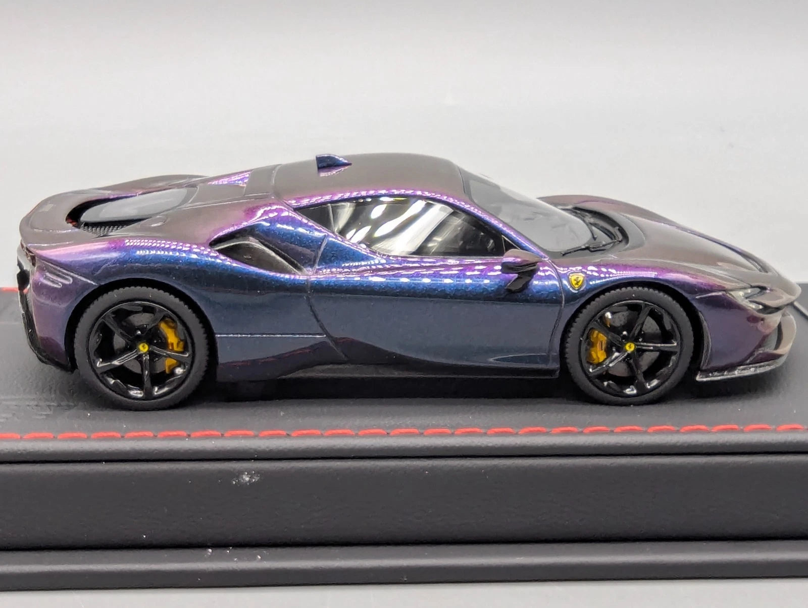 Modellautos 1:43 BBR Executive Ferrari SF90 Stradale Chameleon 22/30 OVP