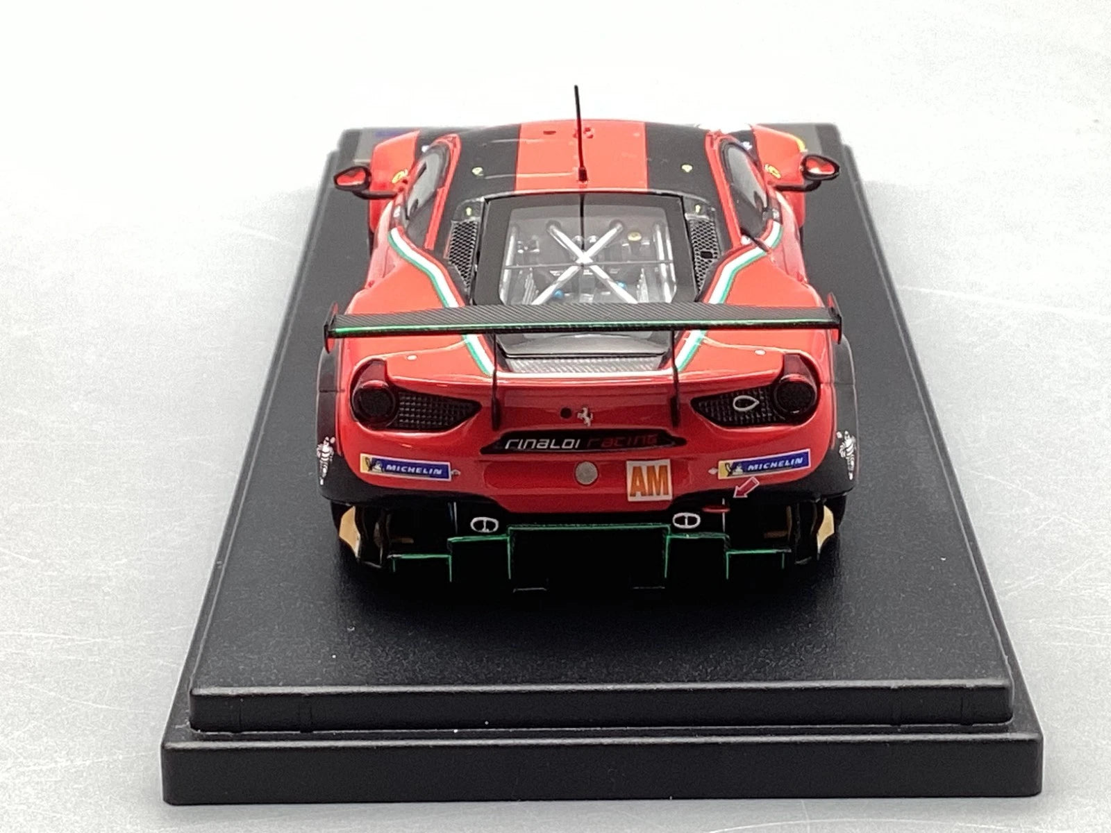 Modellautos 1:43 LookSmart Ferrari 488 GTE Rinaldi Racing #388 mit OVP