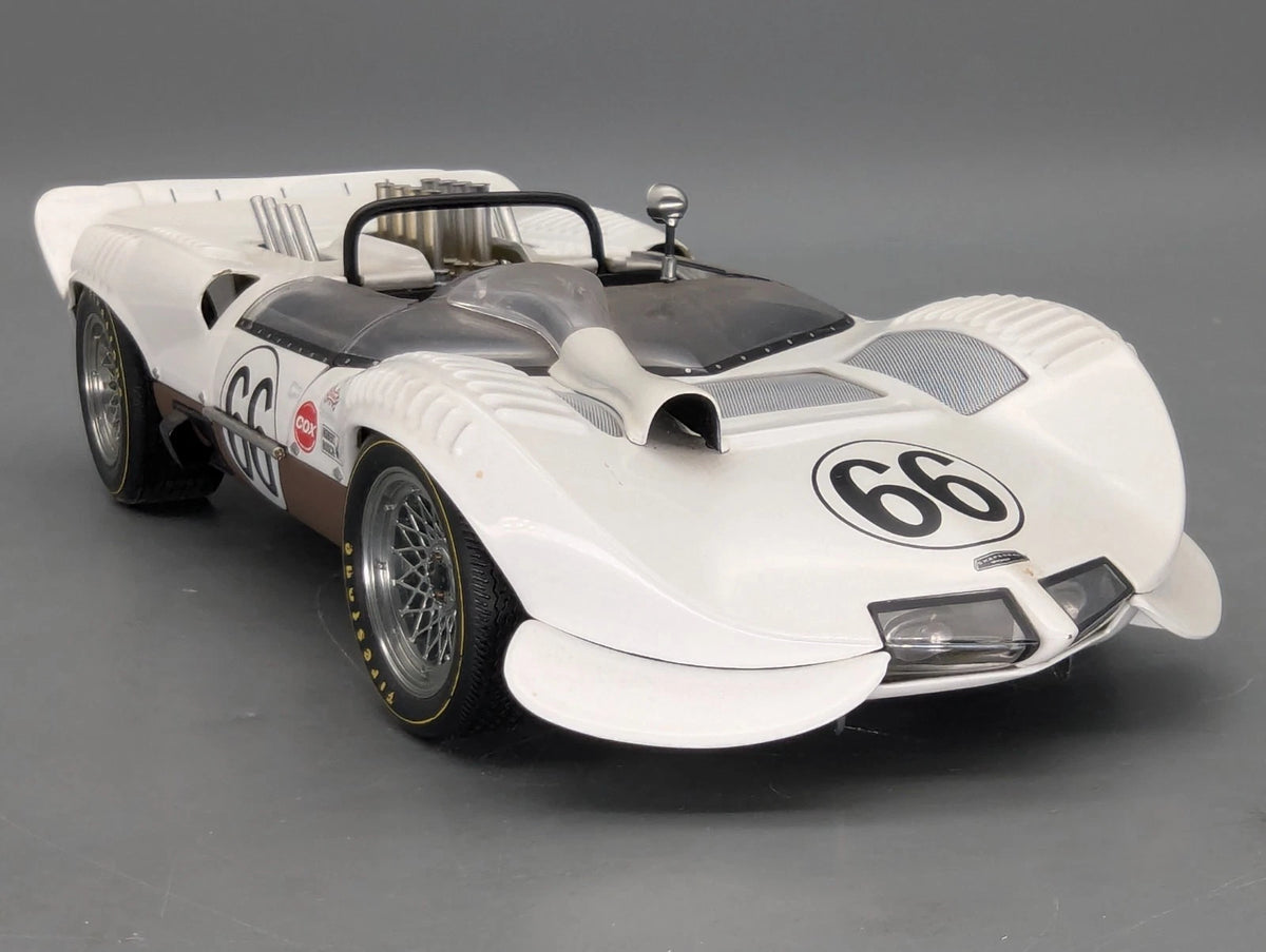 Modellautos 1:18 AUTOart Millenium 86496 Chaparral 2 Sport Race 1965 #66 mit OVP