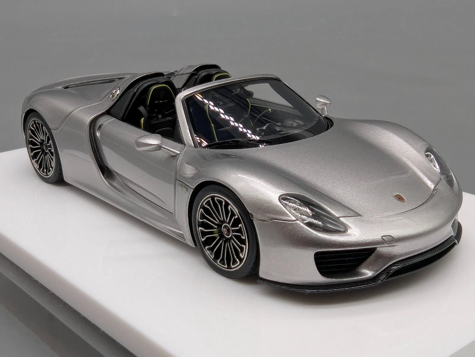 Eidolon Make Up 1:43 Porsche 918 Spyder GT Silver Metallic mit Vitine und OVP