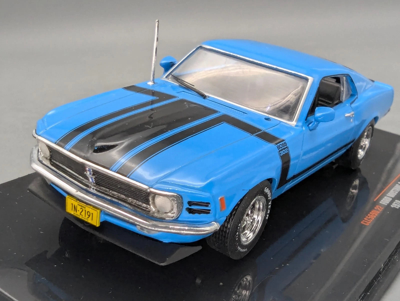Modellautos 1:43 Ixo Ford Mustang Boss 302 1970 mit Vitrine