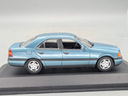 Modellautos 1:43 Minichamps Mercedes Benz C220 Hellblau Metallic mit Dealer OVP