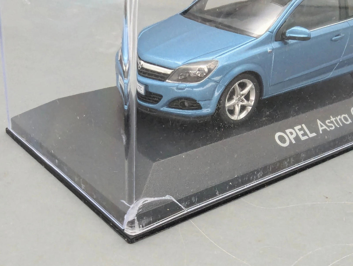 Modellautos 1:43 Minichamps Opel Astra GTC Blau Metallic mit Dealer OVP
