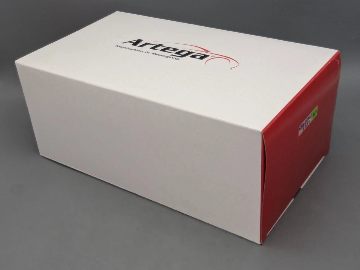 Modellautos 1:18 Revell Artega GT Feuerrot mit OVP